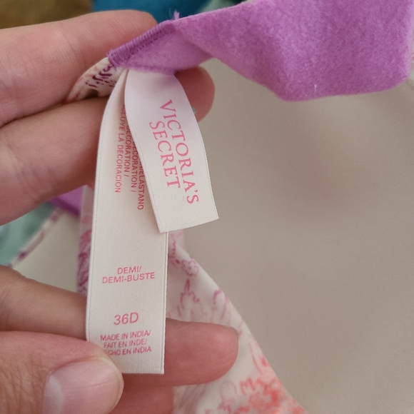 Victoria's Secret Demi Bra Size 36D - Picture 5 of 6